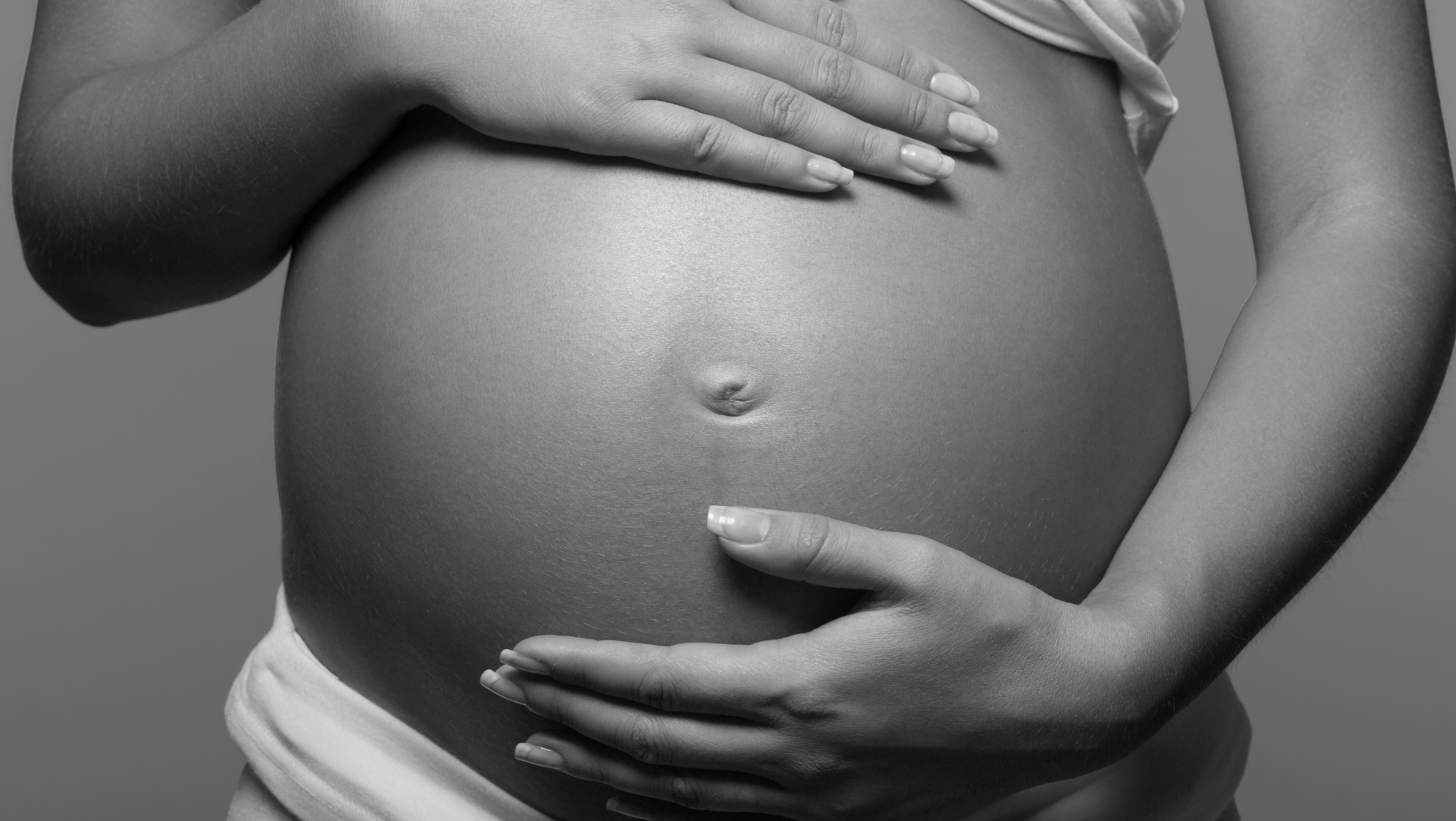 LES PRODUITS CAPILLAIRES À ÉVITER PENDANT LA GROSSESSE : CE QU'IL FAUT SAVOIR