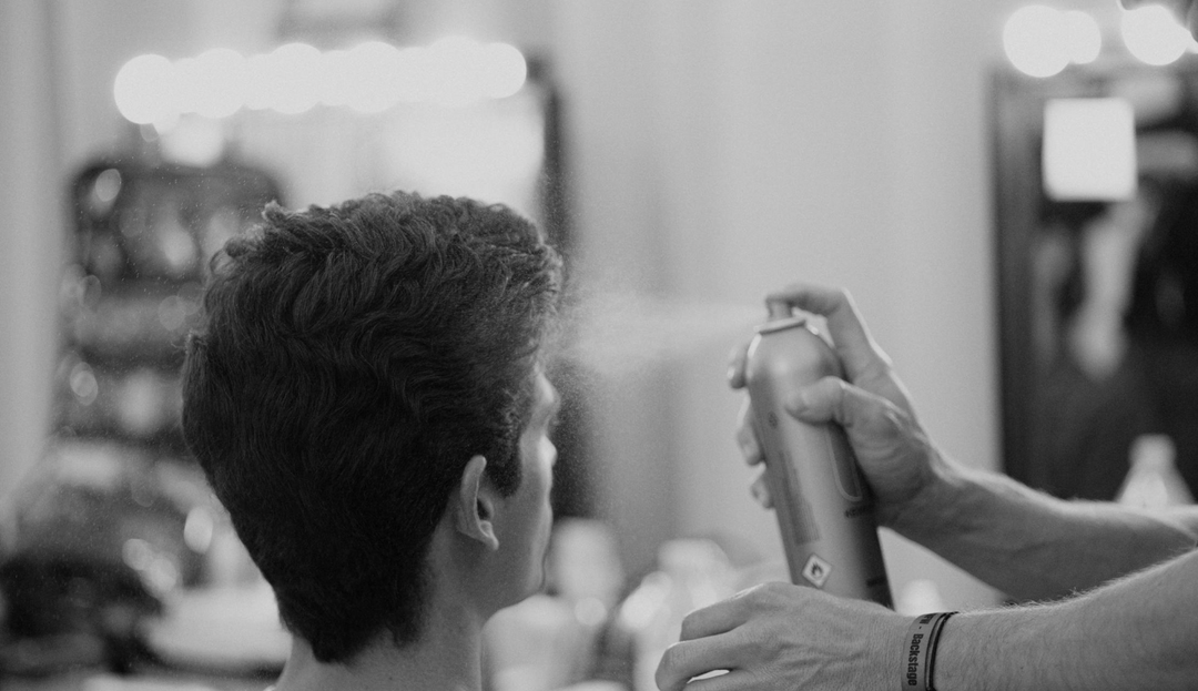 LES ALTERNANTIVES NATURELLES À LA LAQUE CLASSIQUE
