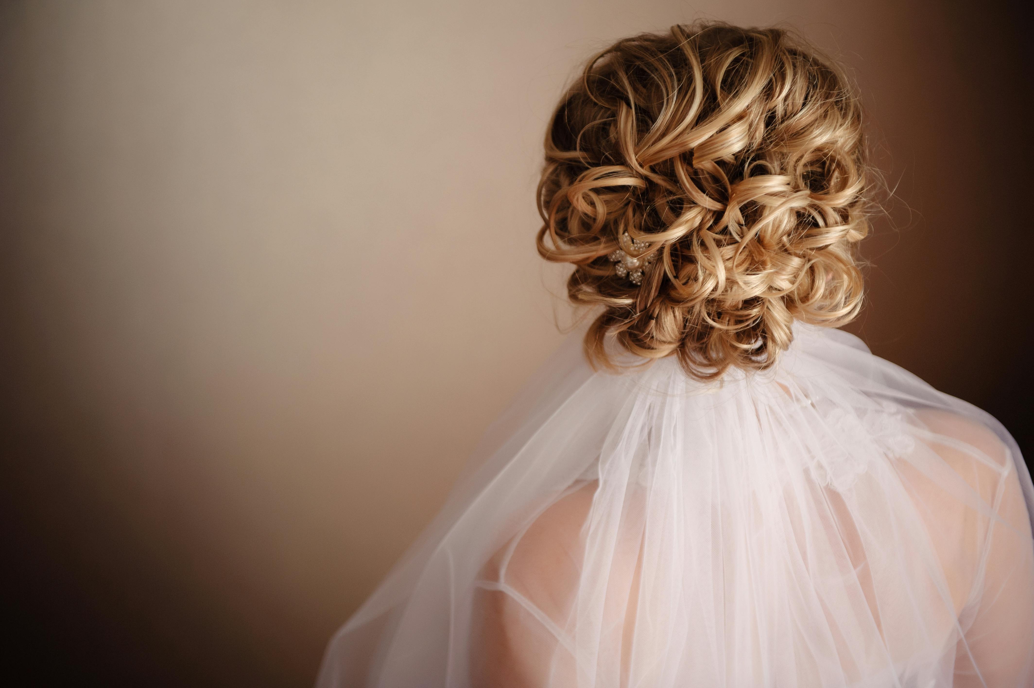COMMENT PRÉPARER SES CHEVEUX POUR LE JOUR J ?