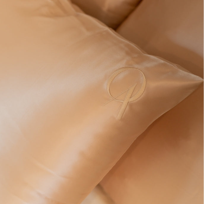 Taie d'oreiller en soie 19 mommes 65x65 Taie d'oreiller en soie 19 mommes 65x65